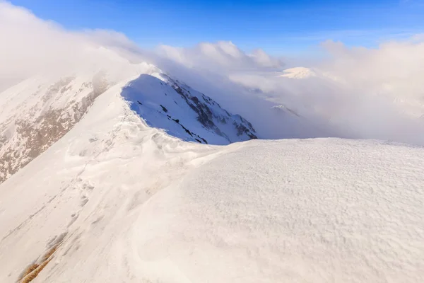 Moldoveanu Peak in inverno — Foto Stock