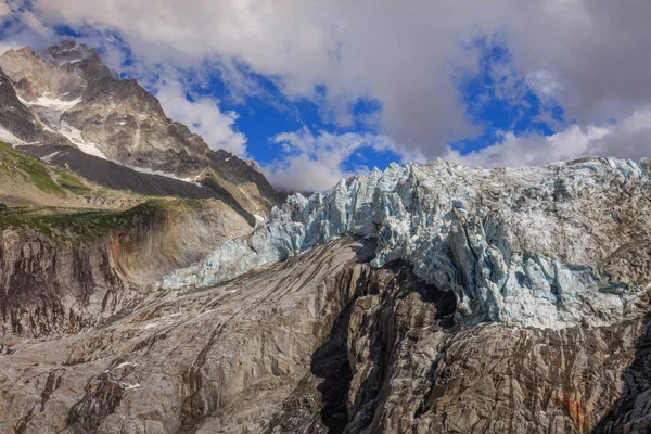 Argentiere gletsjer in de Alpen in Chamonix, Frankrijk — Stockfoto