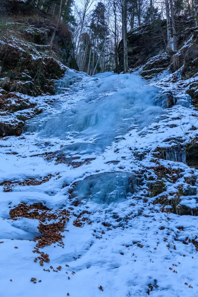 Ущелье Валя-луй-Стан зимой, Румыния — стоковое фото