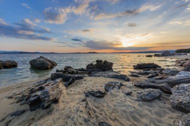 Sahilde gün batımı