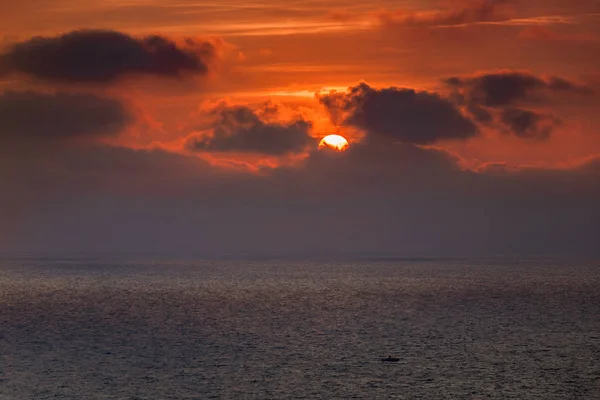 Nascer do sol no mar — Fotografia de Stock