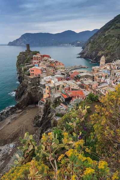 Vernazza dorf in cinque terre, italien — Stockfoto