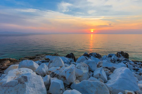 Porto Vathy Playa de mármol en la isla de Thassos Grecia —  Fotos de Stock