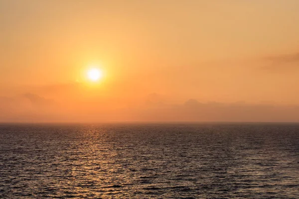 Nascer do sol no mar — Fotografia de Stock