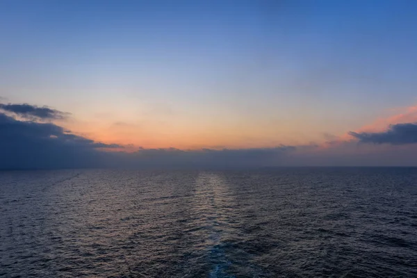 Sunrise at sea — Stock Photo, Image