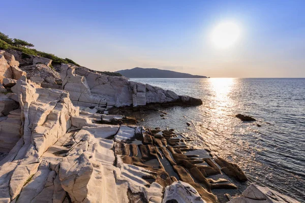 Aliki の日の出。タソス島、ギリシャ — ストック写真
