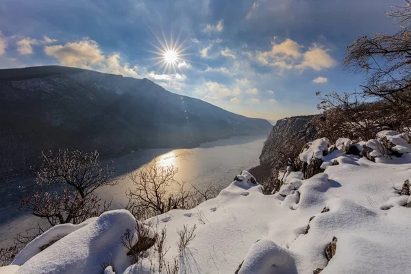 Donau kloven in de winter, Roemenië — Stockfoto