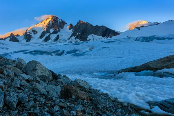 Glacier du περιοδεία στην Ανατολή του ηλίου. Γαλλικές Αλπεις — Φωτογραφία Αρχείου