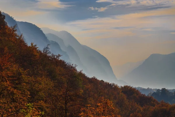 Mountain landscape in the Mehedinti Mountains — Stock Photo, Image