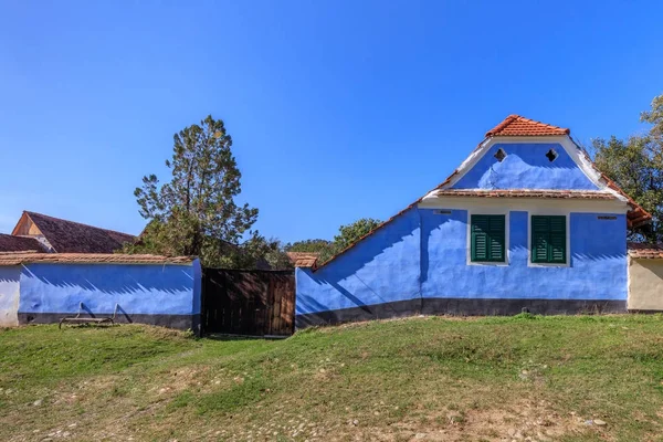 Traditionella hus i Viscri by, Rumänien — Stockfoto