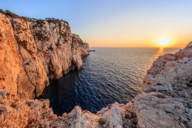 Cape Doukato gün batımı. Lefkada Adası