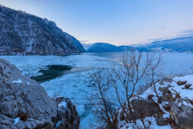 Tuna Gorges kışın. Romanya