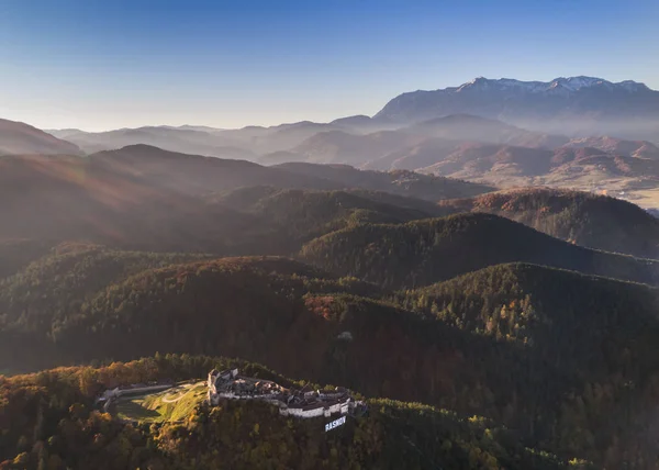 Widok z lotu ptaka Rasnov Fortress Rumunii — Zdjęcie stockowe