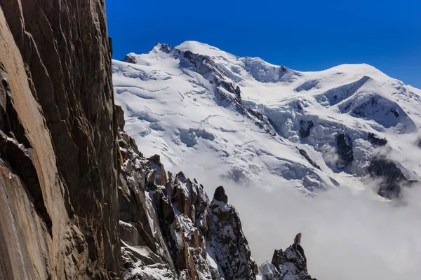 法国阿尔卑斯山中的勃朗峰地块 — 图库照片