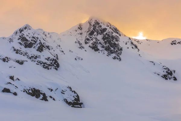 Vinterlandskap i Retezat bergen, Rumänien — Stockfoto