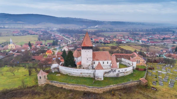 Хосман укреплённая церковь в Трансильвании, Румыния — стоковое фото