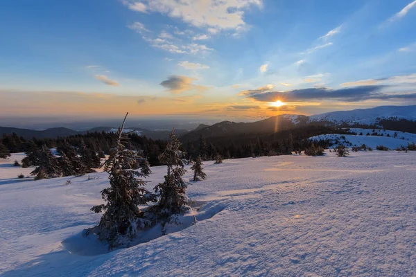 Sonnenaufgang in den Ciucas-Bergen, Rumänien — Stockfoto