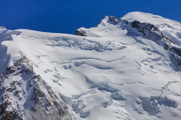 Mont-Blanc-Massiv in den französischen Alpen — Stockfoto