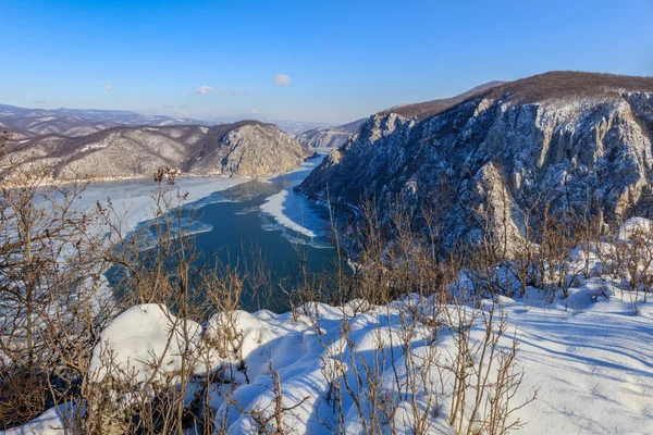Gorges Dunaju w zimie, Rumunia — Zdjęcie stockowe