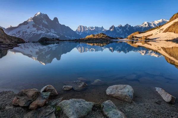 Lac Blanc, a Graian Alpok, Franciaország — Stock Fotó
