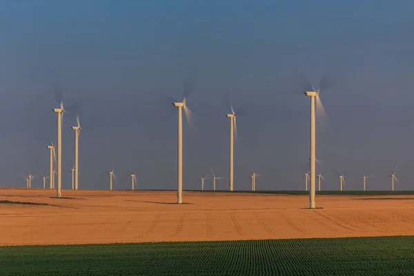 Macht windturbine — Stockfoto