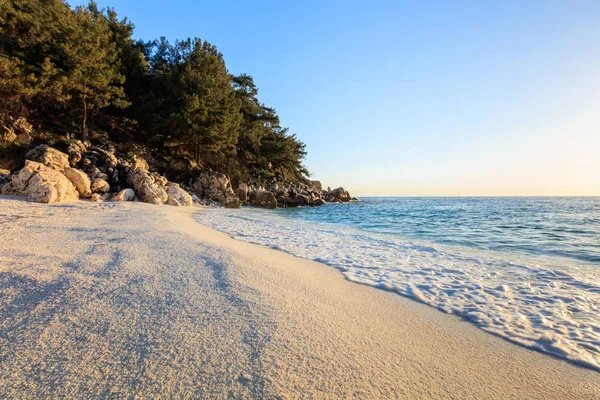 Spiaggia di marmo. Isole di Taso, Grecia Fotografia Stock
