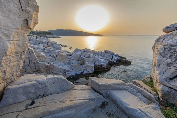 Mar Aegean Rochas Mármore Aliki Ilha Thassos Grécia — Fotografia de Stock