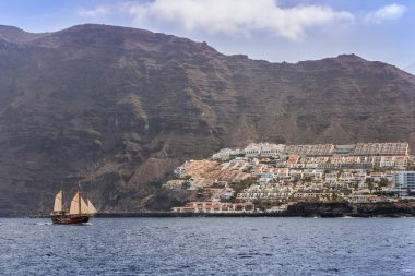 Acantilados de Los Gigantes. Los Gigantes Kayalıkları