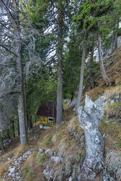 Craita refúgio em Piatra Craiului Montanhas — Fotografia de Stock