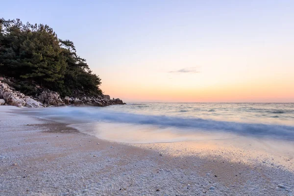 Мраморный пляж (Saliara beach), острова Тассос, Греция — стоковое фото