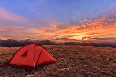 amanecer en las montañas de fagaras, Rumanía