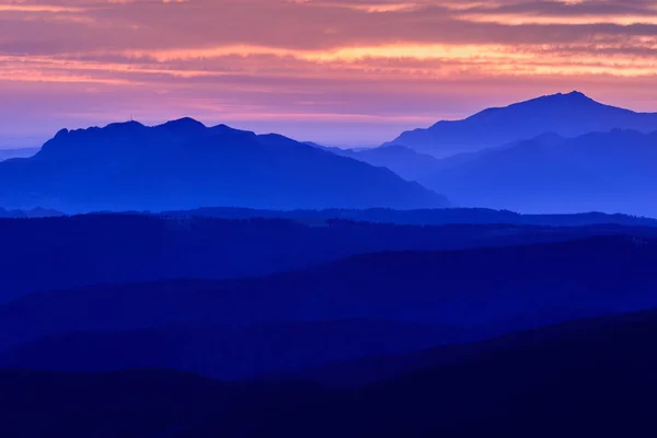 Sonnenuntergang in den Bergen von Fagaras, Rumänien — Stockfoto