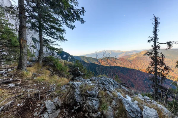 Piatra craiului berge, rumänien — Stockfoto