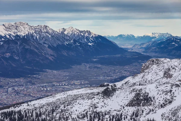 Mountain vinterlandskap. Innsbruck, Österrike — Stockfoto