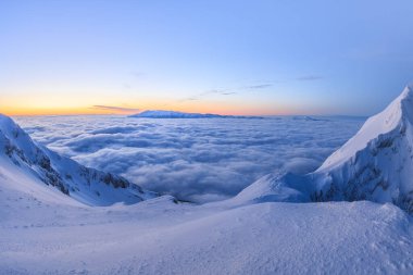 Kış Dağı Manzarası