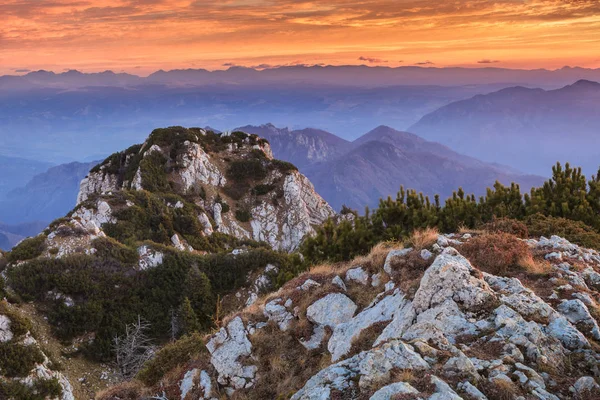 Paisaje de montaña en las montañas Buila Vanturarita, Rumania —  Fotos de Stock