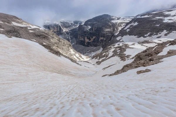 Sass Pordoi Massif Skjult Skyer Dolomitterne Italien - Stock-foto