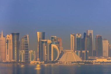 Doha 'da gün doğumu, Ad-Dawhah, Katar. Orta Doğu
