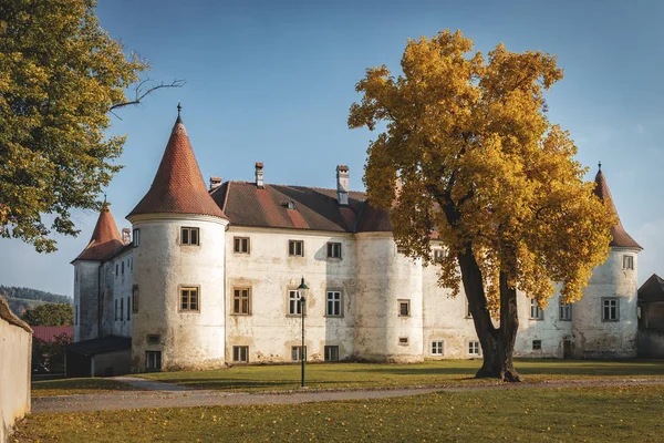 Castle Dobersberg in autmun — Stock Photo, Image
