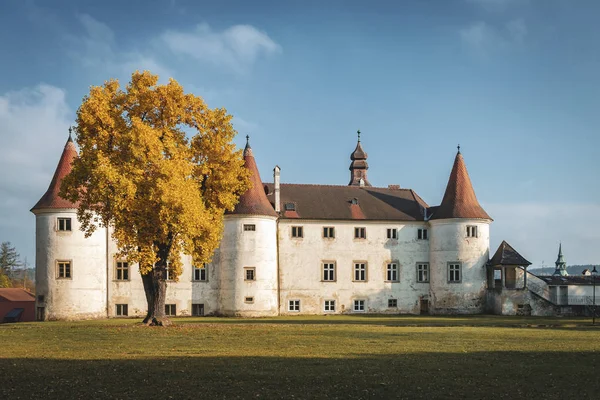 Castle Dobersberg in autmun — Stock Photo, Image