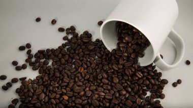 Kahve çekirdekleri döküldü.