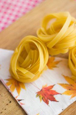  ev yapımı malzemeler makarna cutboard tablo