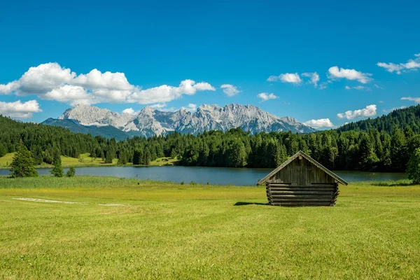 Karwendel'de için harika görünümü