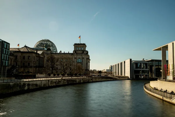 Una foto del Bundestag alemán a largo plazo — Foto de Stock
