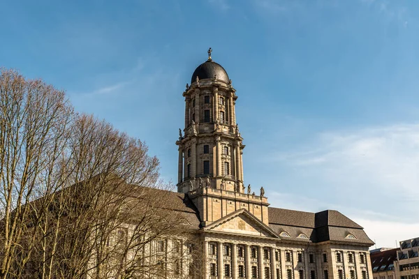 Altes Stadthaus Berlin'de adı verilen binaya görüntülemek