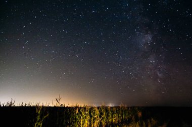 Samanyolu sahanın üzerinde
