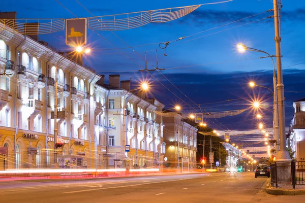 Ночная улица Гомеля, Беларусь — стоковое фото