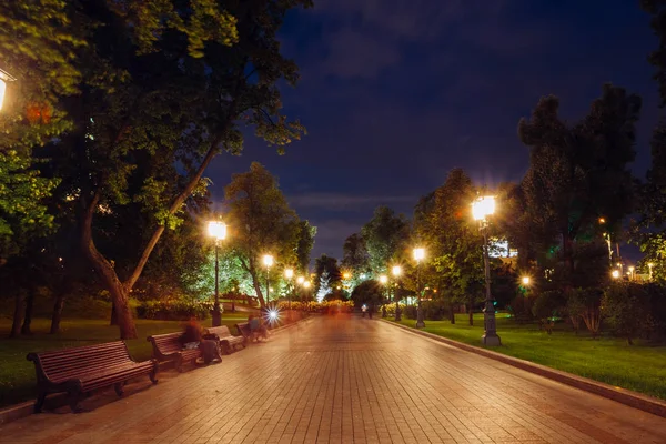 Alexander Garden Night Iluminado — Fotografia de Stock