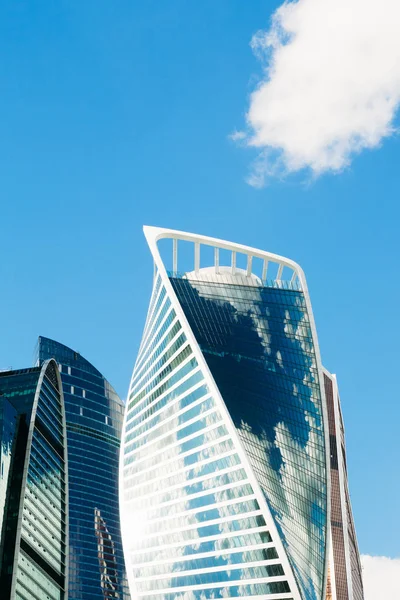 Rascacielos contra el cielo. Moscú, Rusia — Foto de Stock