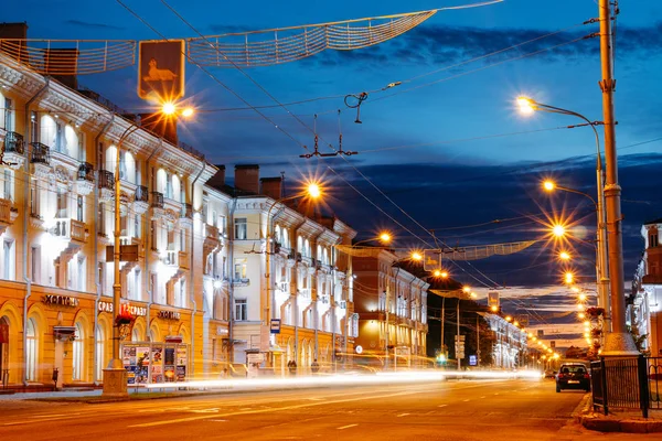 Проспект Леніна вночі з підсвічуванням міста. Гомель. Білорусь — стокове фото